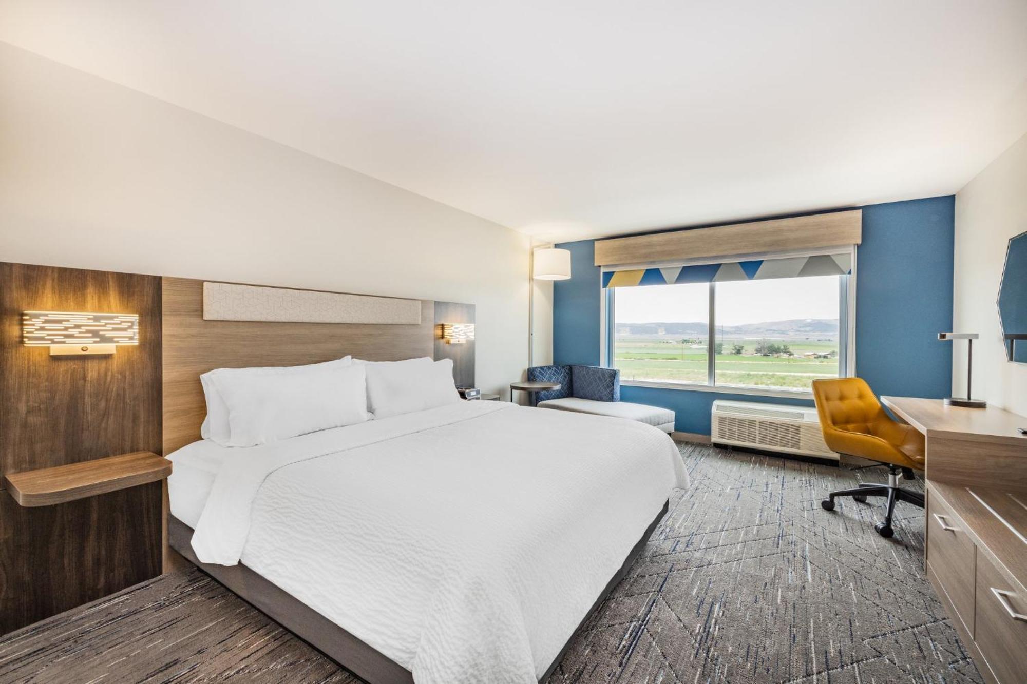Holiday Inn Express & Suites - Nephi By Ihg Exterior photo