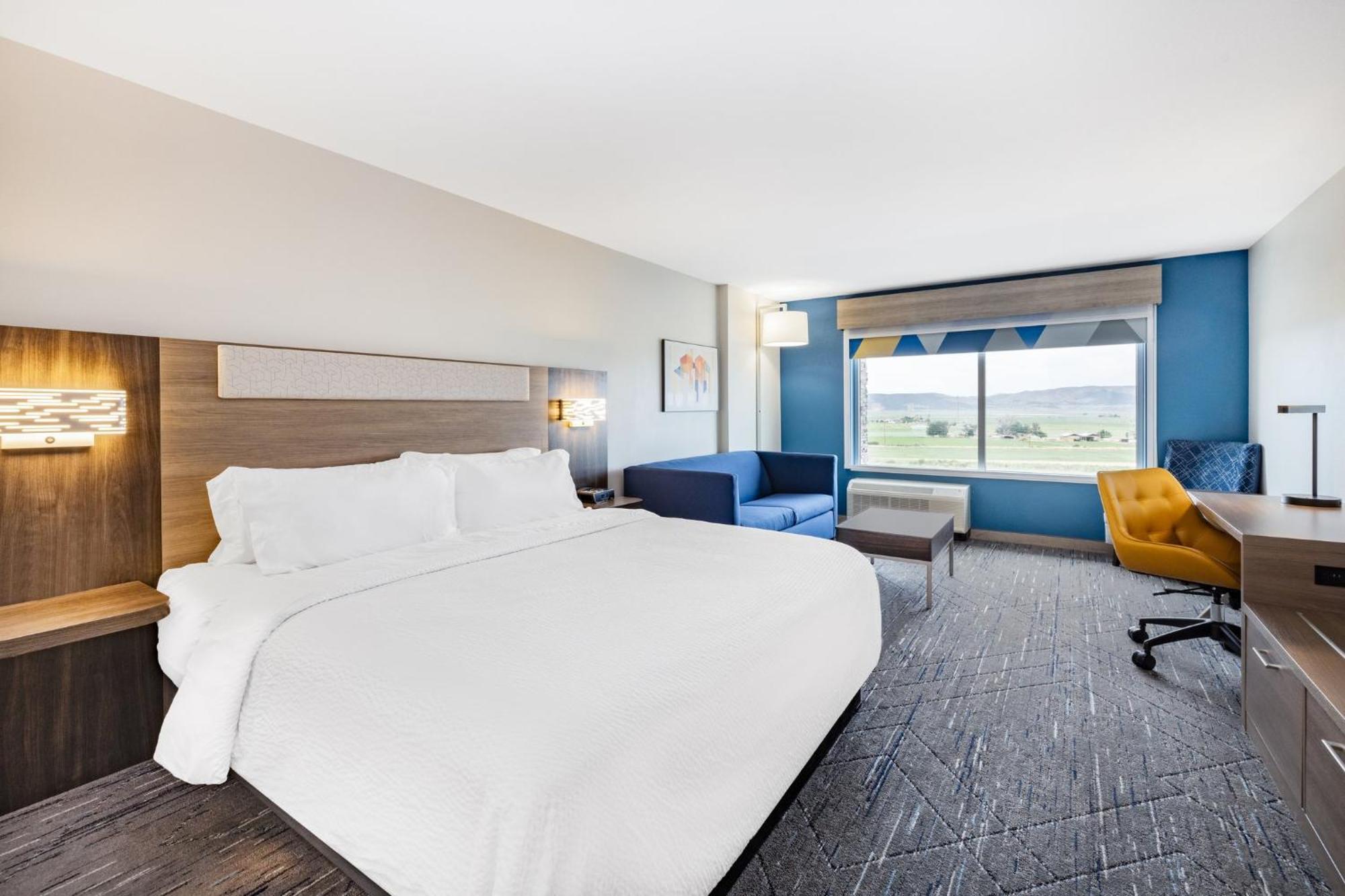 Holiday Inn Express & Suites - Nephi By Ihg Exterior photo